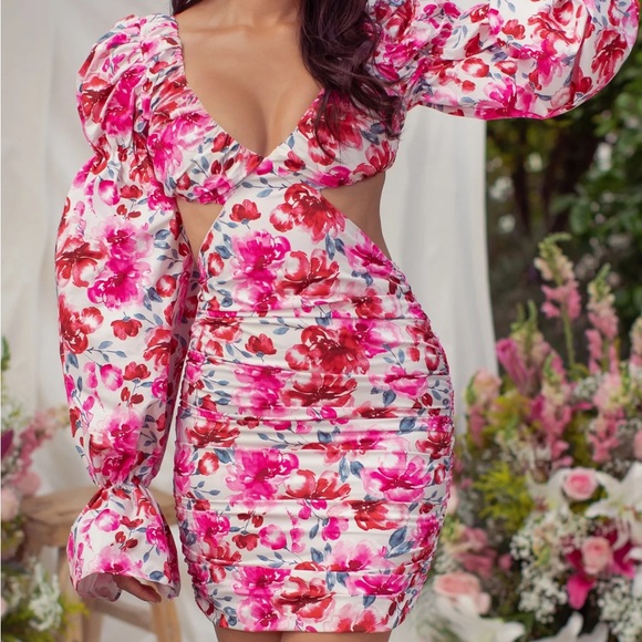 COPY - RED AND PINK FLORAL CUT OUT MINI DRESS WITH VOLUME RUFFLE SLEEVES - Picture 4 of 11